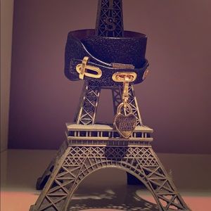 Juicy Couture Black Shiny Bracelet w Heart Lock